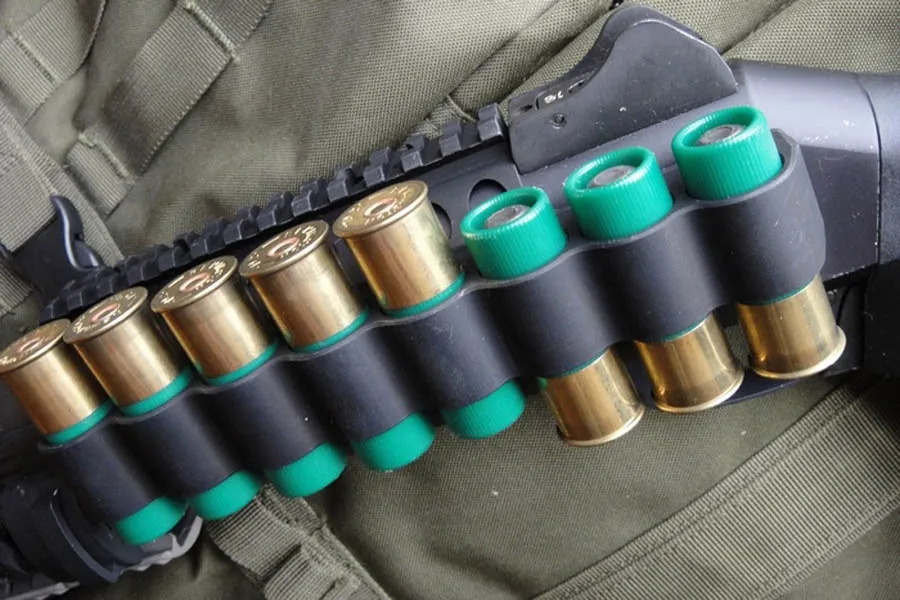 На Вінниччині поліція вилучила обріз рушниці у хлопця який гуляв з ним по місту