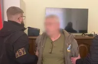 На Вінниччині військовий обіцяв вивезти чоловіків за кордон за $10 000: трьох учасників схеми взяли під варту