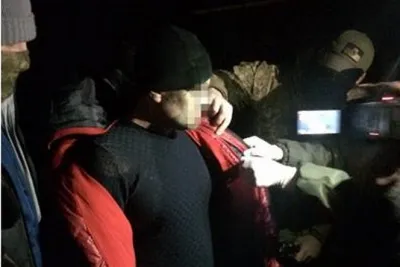 Вінницькі силовики викрили в АТО військового-хабарника і контрабанду телефонів