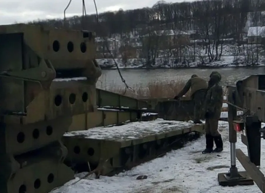 На Вінниччині військові будують новий міст через Південний Буг