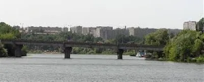 Біля Староміського мосту в річці виявили тіло чоловіка