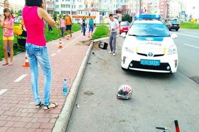 У Вінниці п'яний мотоцикліст травмував жінку з дитиною та намагався втекти з місця ДТП