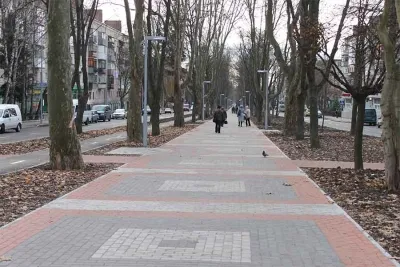 На відремонтованому проспекті Космонавтів вже з'явились наслідки вандалізму