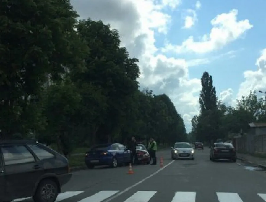 У Вінниці дві іномарки зіткнулися «лоб в лоб»