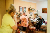 Державний чи приватний будинок для літніх людей у Вінниці: у чому різниця