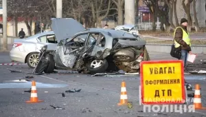 Поліція розслідує обставини ДТП у Вінниці за участі "Infiniti" та таксі (Фото)