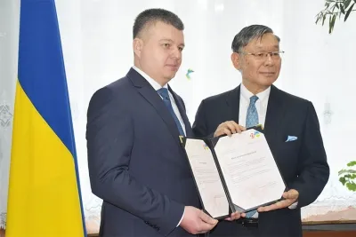 Посол Японії подарував Вінниці сертифікат на 80 сакур