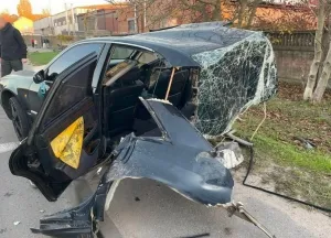 У Вінниці авто розірвало навпіл внаслідок лобового зіткнення на Гонти