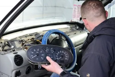 Коррекция спидометра автомобиля: каких специалистов лучше выбрать в Киеве?