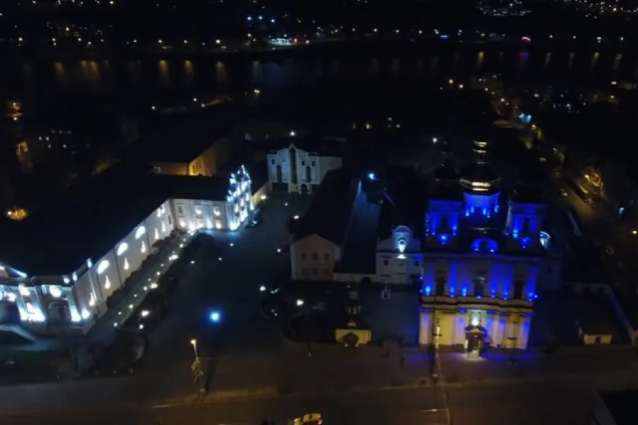 Нічну Вінницю показали з неба: тисячі вогнів і казкове освітлення храму