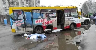Смертельна троща на Водоканалі: розбився мотоцикліст, дівчина в лікарні