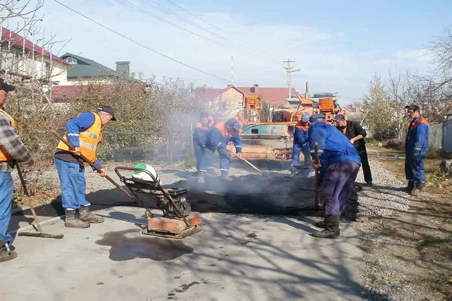 У приватному секторі міста Вінниці продовжують асфальтувати дороги