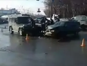 У Вінниці біля ринку «Урожай» Nissan влетів у джип