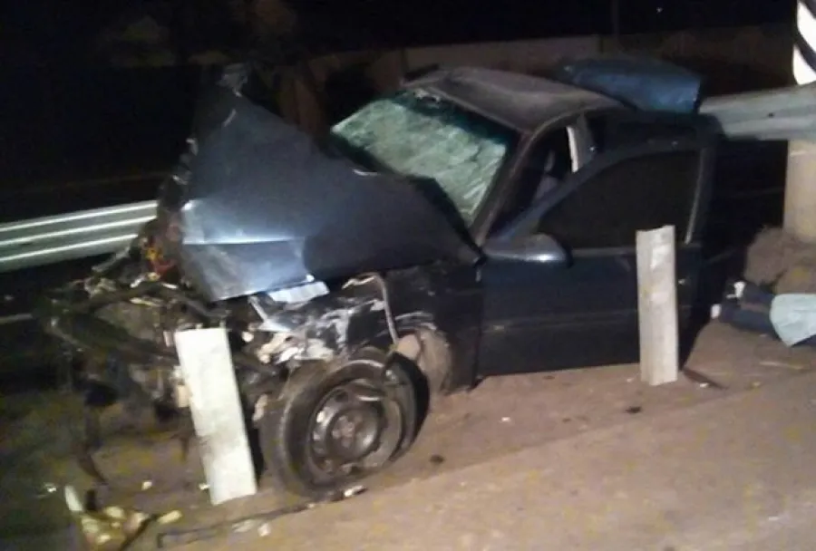 Під Вінницею «Опель» в’їхав у відбійник: 21-річний хлопець загинув, двоє неповнолітніх травмовані