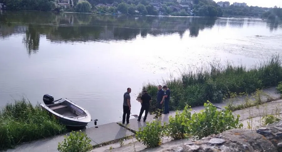У Вінниці з річки дістали тіло жінки