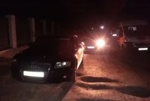 Нічна погоня за «AUDI A8»: екс-ДАІшник махав кулаками перед копами