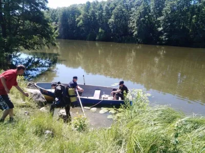 В Сутисках на річці потонув чоловік