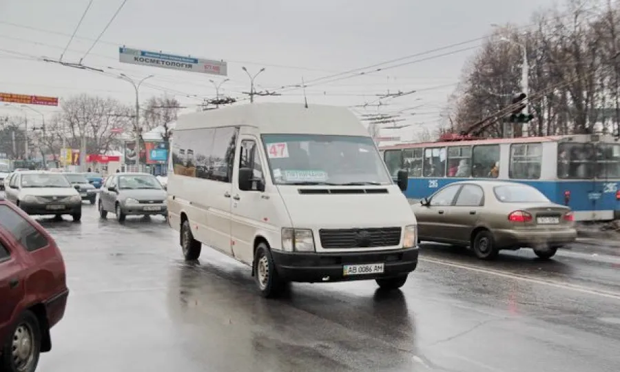 У Вінниці конфлікт в маршрутці закінчився різаниною