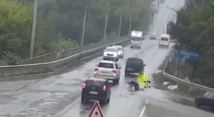У Вінниці жінка виповзла на дорогу та знепритомніла (Відео)