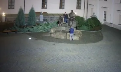 Що ж ви за БИДЛО таке? Люди, що вам ще потрібно?