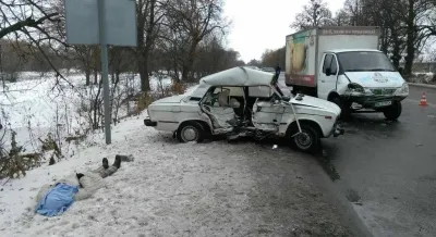 На Вінниччині «хлібовоз» врізався у «жигулі». Пасажирка легковика загинула, водій в реанімації