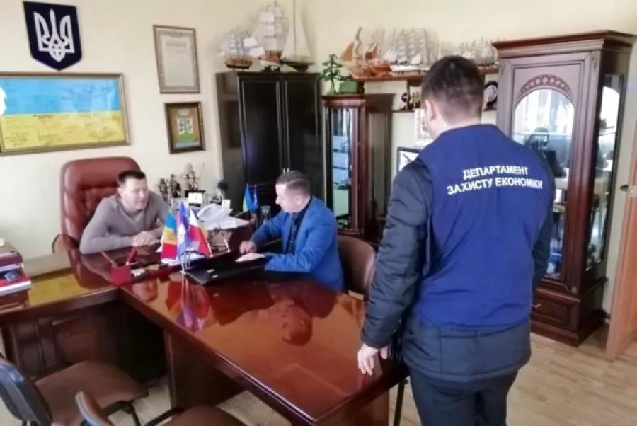 Мера Могилів-Подільського відсторонили від посади через підозру в хабарництві