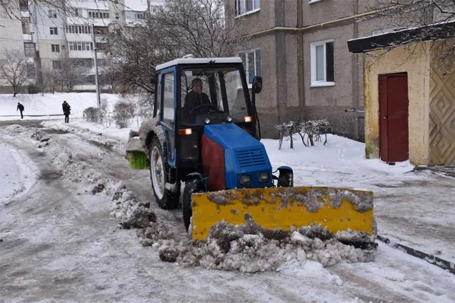 Через погіршення погодних умов комунальні служби Вінниці почали працювати в посиленому режимі