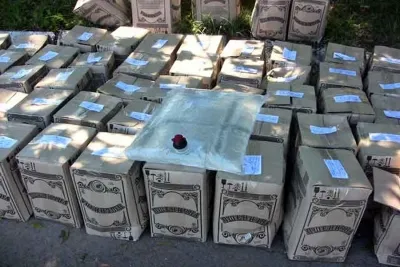 Мешканець Вінниччини виготовляв та продавав алкоголь під виглядом відомих брендів
