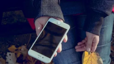 Названа модель iPhone, которая больше не будет получать обновления