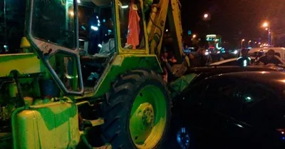 П’яний вінничанин на краденому тракторі протаранив дві автівки