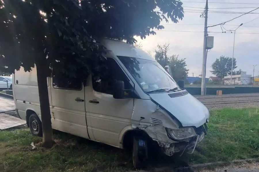 Небайдуже вінничани допомогли поліції спіймати п'яного водія, який вчинив дві ДТП за день